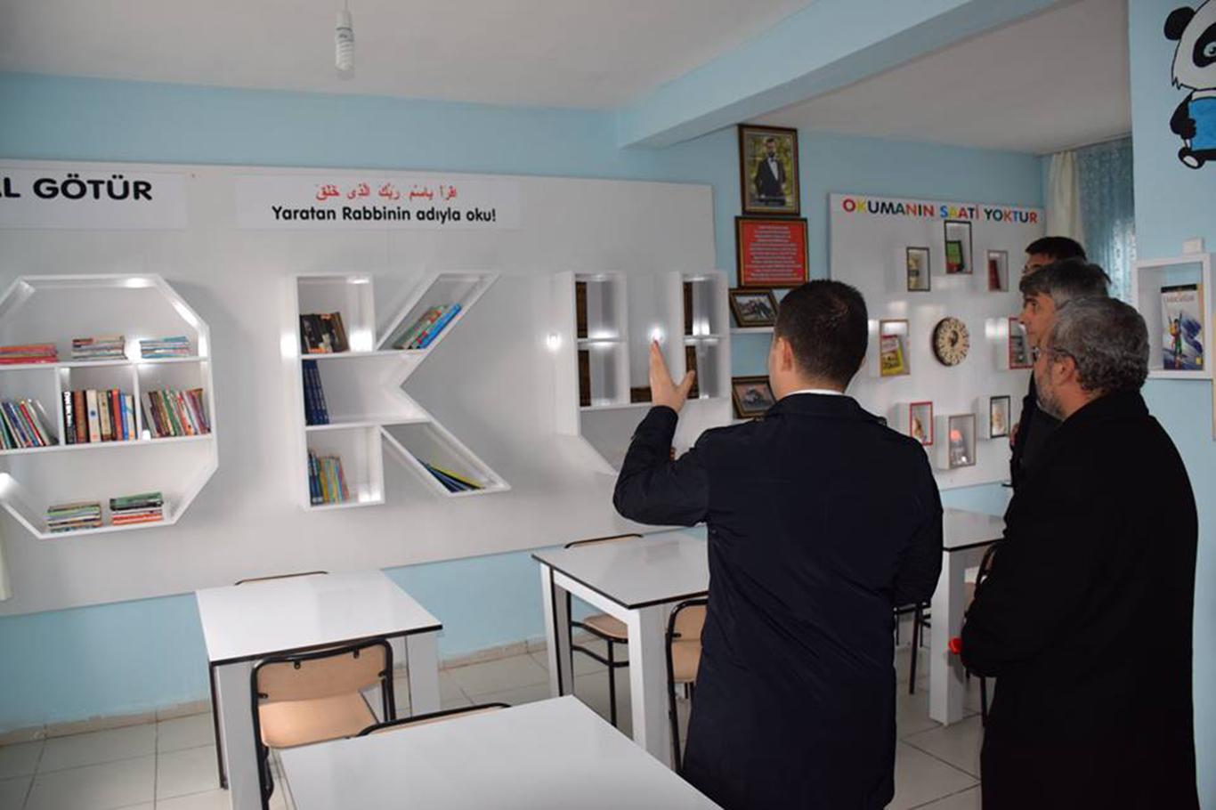 Kalp krizi sonucu hayatını kaybeden öğretmen adına kütüphane açıldı